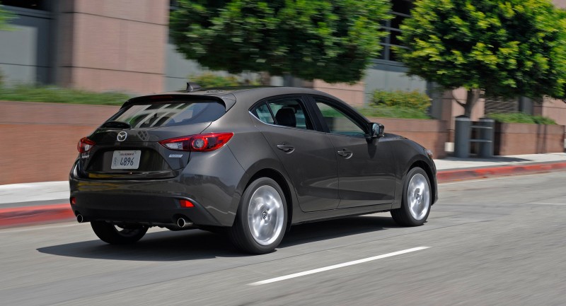 Remek úttartás, kiváló kezelhetőség jellemzi a Mazda3-at