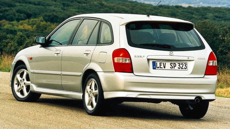 A kilencedik generációs 323F hazánkban is népszerű volt