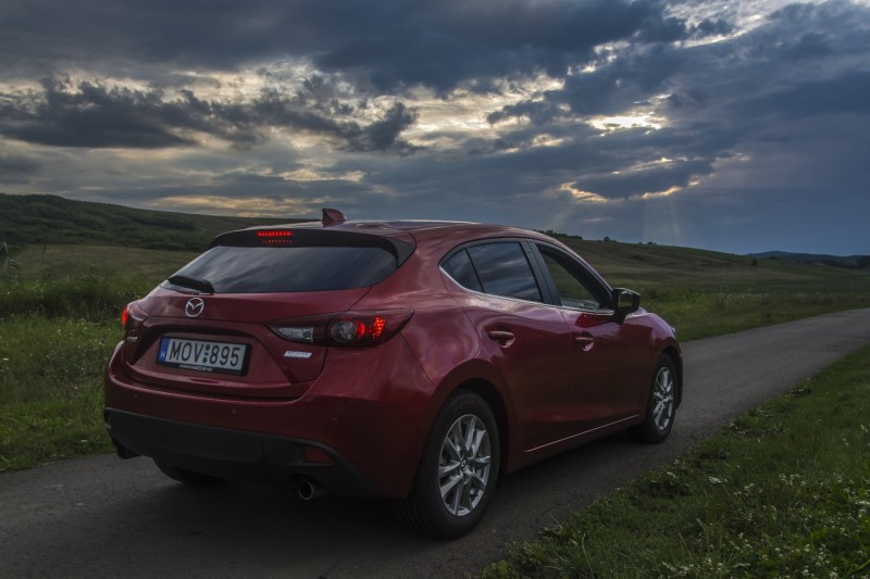 A nagyobb motor nem feltétlenül indokolt a Mazda3 esetében