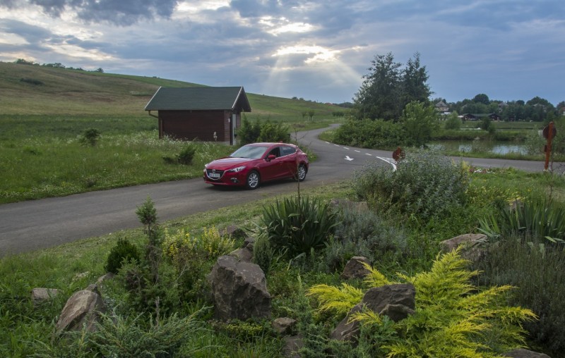 A Mazda3 G120 gyári fogyasztási értékei megegyeznek a G100 változatéval