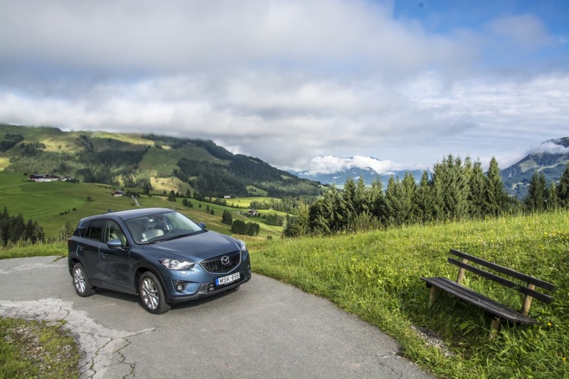 A hegyi szakaszok és a sok autópálya kapcsán kimondott kellemes fogyasztási értéket mértünk