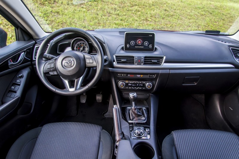 A bőrkárpit a Revolution Top felszereltség kiváltsága 