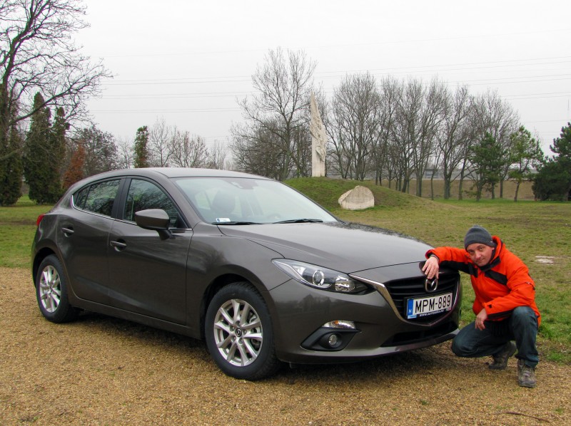 Még csak két hete ismerkednek, de már erős a vonzalom