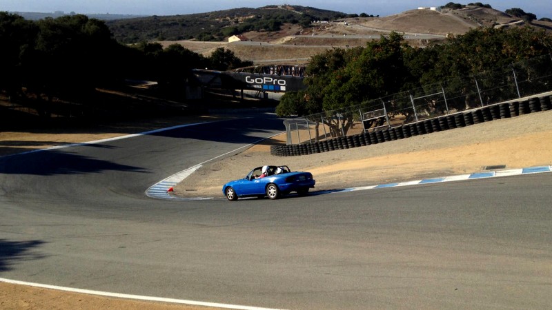 Ebből a perspektívából jól látszik, mennyire lejtős a nyolcas kanyar