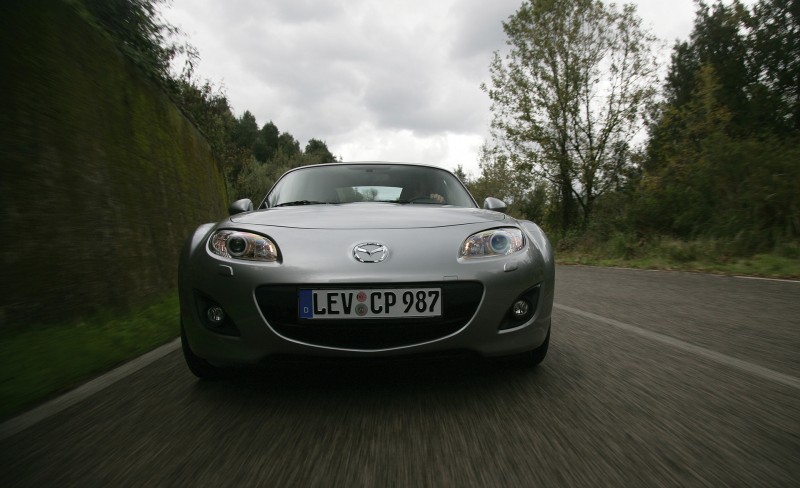 Borúra derű, az MX-5 alaposan megtréfálja az egész mezőnyt