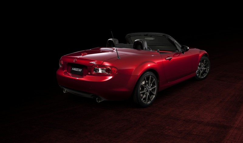 MX-5_25th_Anniversary_Edition_EX_003__jpg300