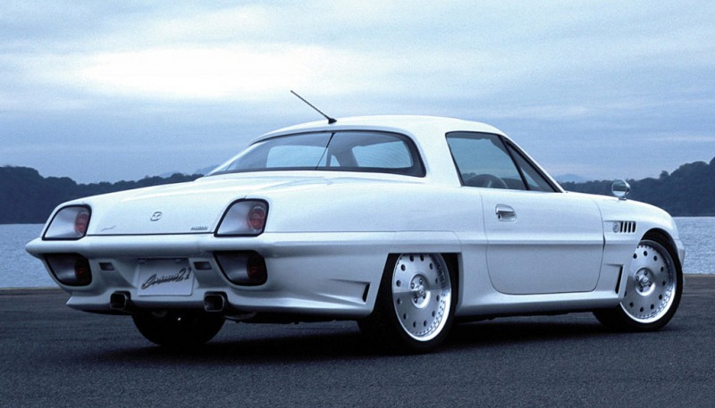 Valószínűleg manapság sokkal többen szeretnének egy Cosmót, mint a maga idejében. Meglovagolhatná vele a retro hullámot a Mazda.