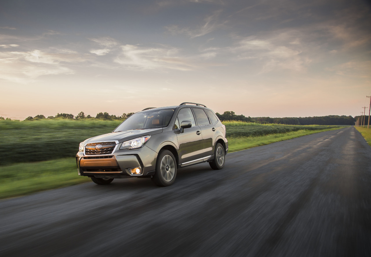 A kategória különce a bakancs formájú, boxermotoros Subaru Forester, amire majdnem 800 000 forintba kerül a gyári, 19 colos könnyűfém felni
