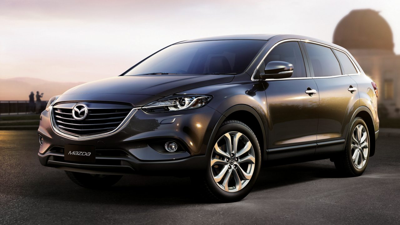 Bár tömege valamivel több mint két tonna, vetélytársai közül a CX-9 így is a legkönnyebb