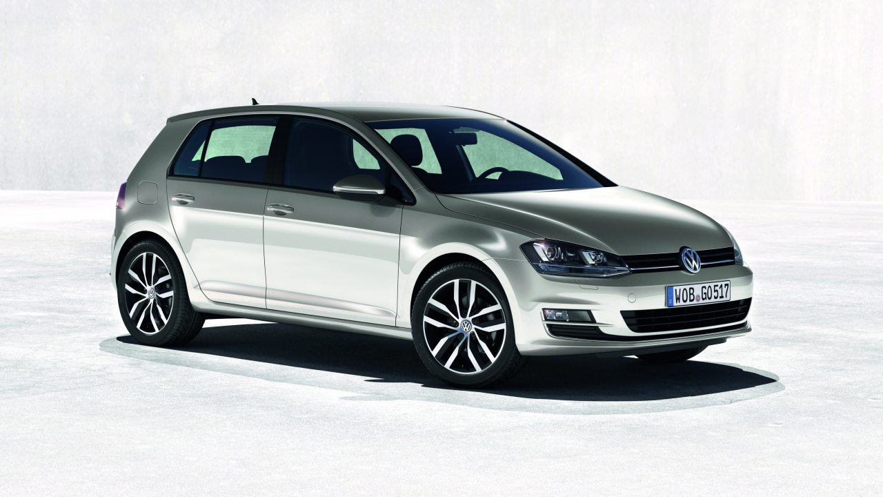 Gyártója szerint a tavalyi Év Autója, a VW Golf könnyebb a Mazda3-nál, holott valójában 70 kilogrammal nehezebb a japánnál